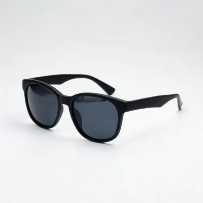 sunglasses with polarized lenses